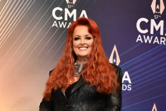 Wynonna judd performance reactions